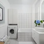 Daire New Metropolis 2-bedroom 900m To Station With Air-conditioning *