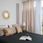 Daire New Metropolis 2-bedroom 900m To Station With Air-conditioning