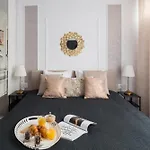 New Metropolis 2-bedroom 900m To Station With Air-conditioning Βαρσοβία