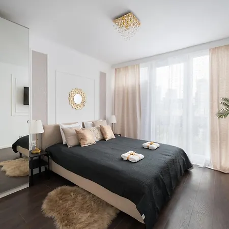 Lägenhet New Metropolis 2-bedroom 900m To Station Metro Rondo Onz Warszawa