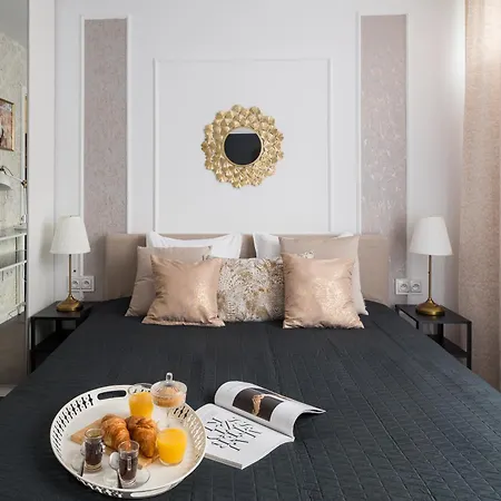 New Metropolis 2-bedroom 900m To Station Metro Rondo Onz Warschau