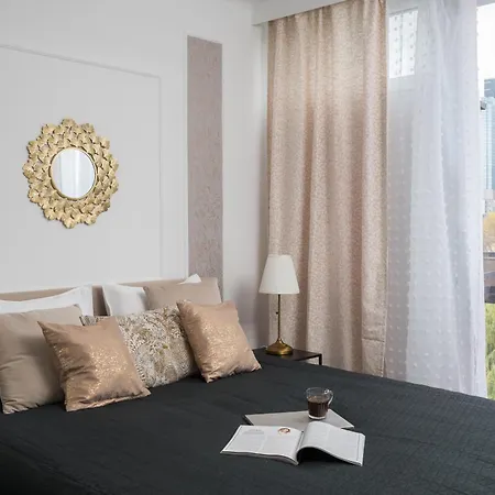 Lägenhet New Metropolis 2-bedroom 900m To Station Metro Rondo Onz