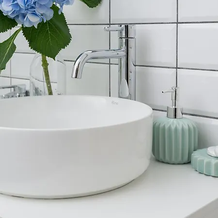 Lägenhet New Metropolis 2-bedroom 900m To Station Metro Rondo Onz