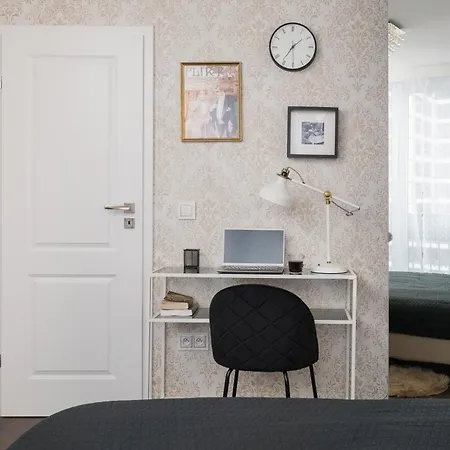 New Metropolis 2-bedroom 900m To Station With Air-conditioning * Varšava