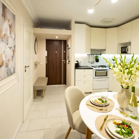 New Metropolis 2-bedroom 900m To Station With Air-conditioning Lägenhet