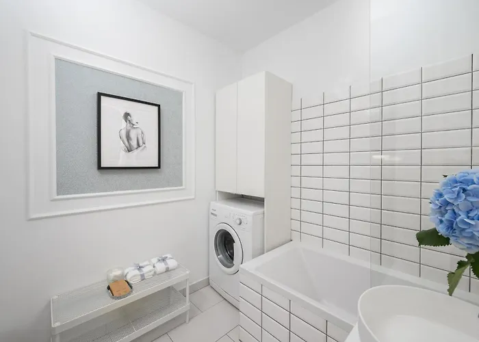 New Metropolis 2-bedroom 900m To Station With Air-conditioning Apartment Warsaw