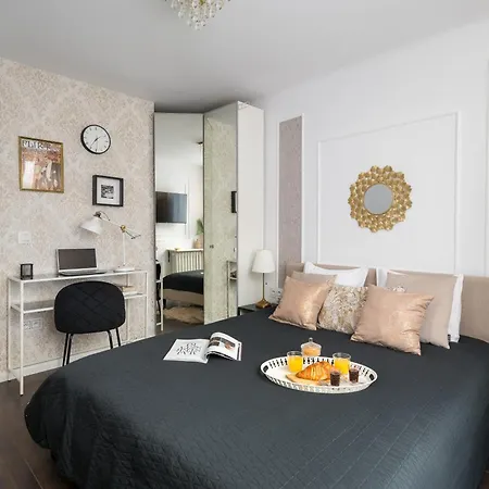 New Metropolis 2-bedroom 900m To Station With Air-conditioning דירה