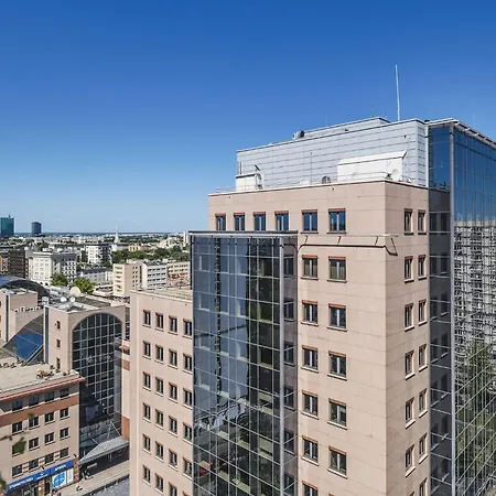 아파트 New Metropolis 2-bedroom 900m To Station Metro Rondo Onz